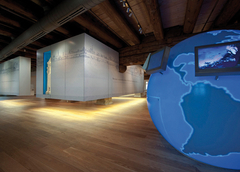Leuchtender Globus mit Googleearth